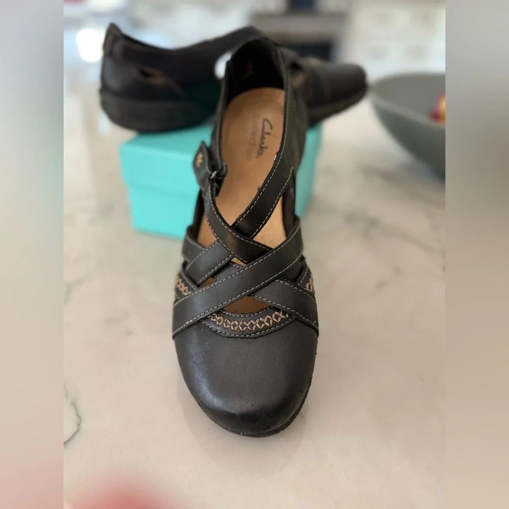 Clark’s Roseville Strap Mary Jane Shoes Sz 8.5M